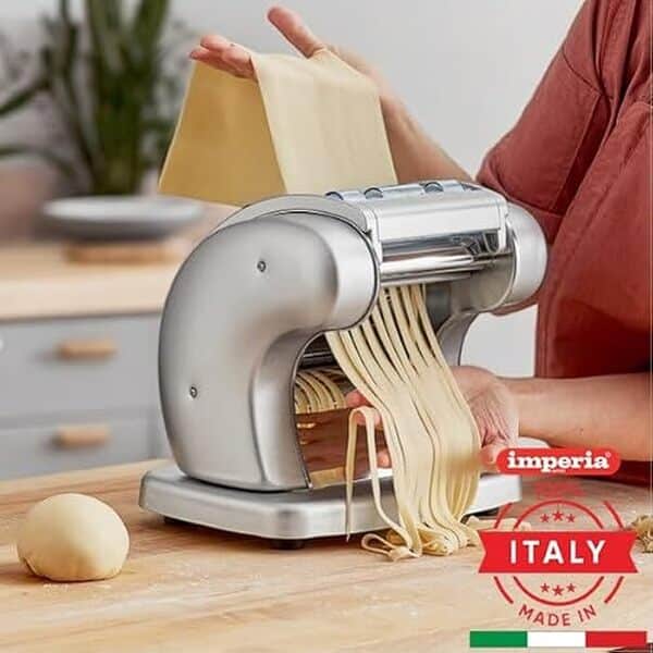 Découvrez notre test complet de la machine à pâtes électrique Imperia Pastapresto : performances, avantages et avis sur ce modèle italien haut de gamme. 