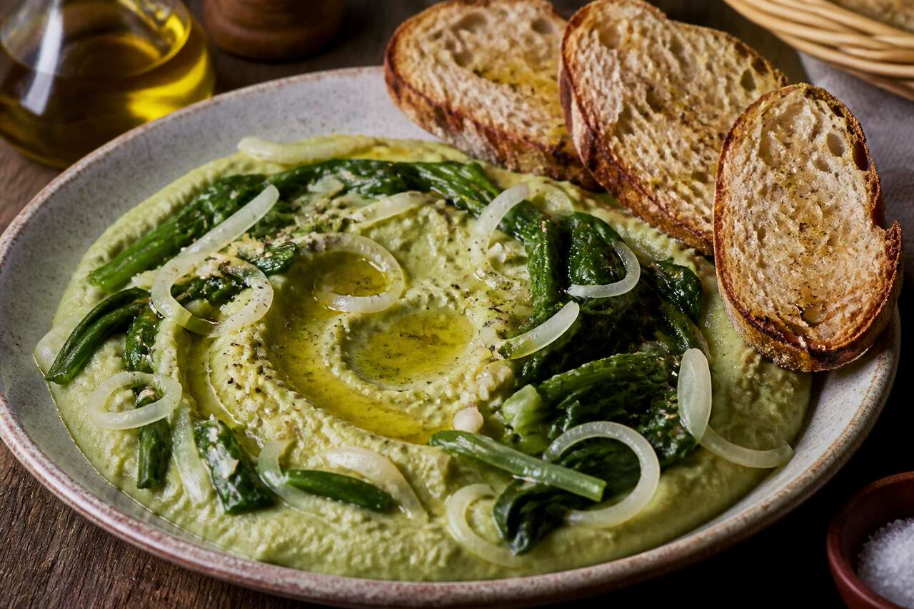 Purée de fèves et chicorée : recette savoureuse de la cuisine italienne