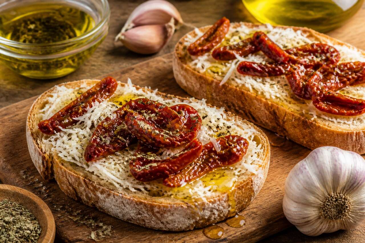 Recette italienne : bruschetta au pecorino et tomate séchée